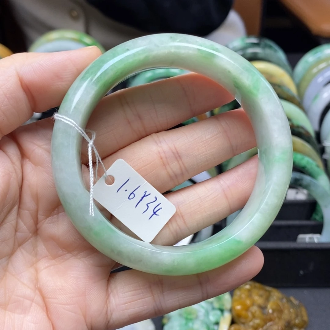翡翠颈饰未镶嵌忘****）58.4圈口