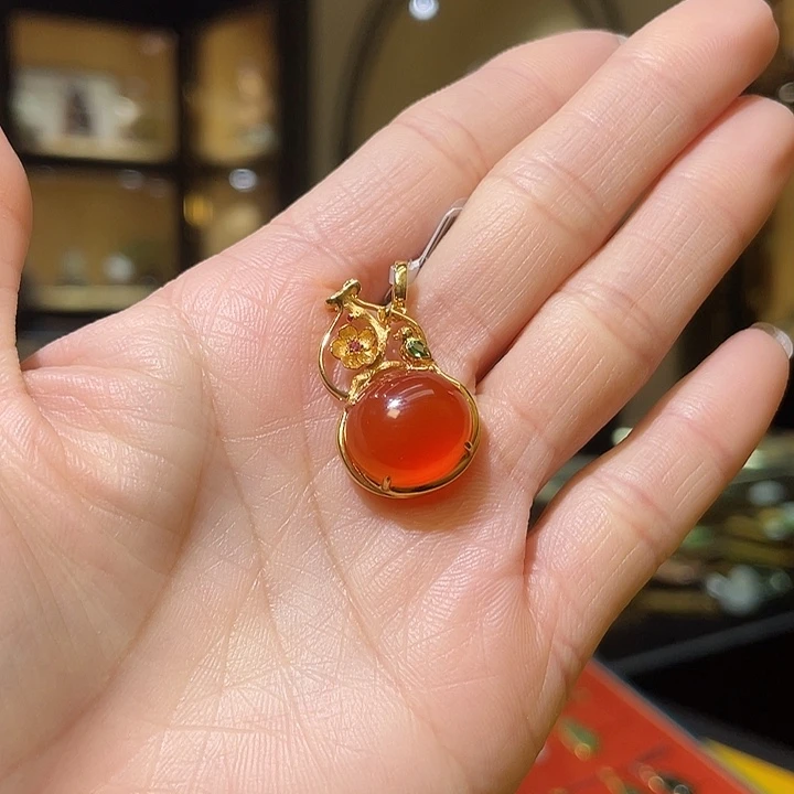 颈饰18K金镶嵌南红玛瑙喜上眉梢葫芦