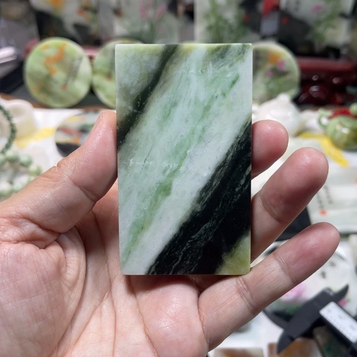 独山玉未镶嵌颈饰