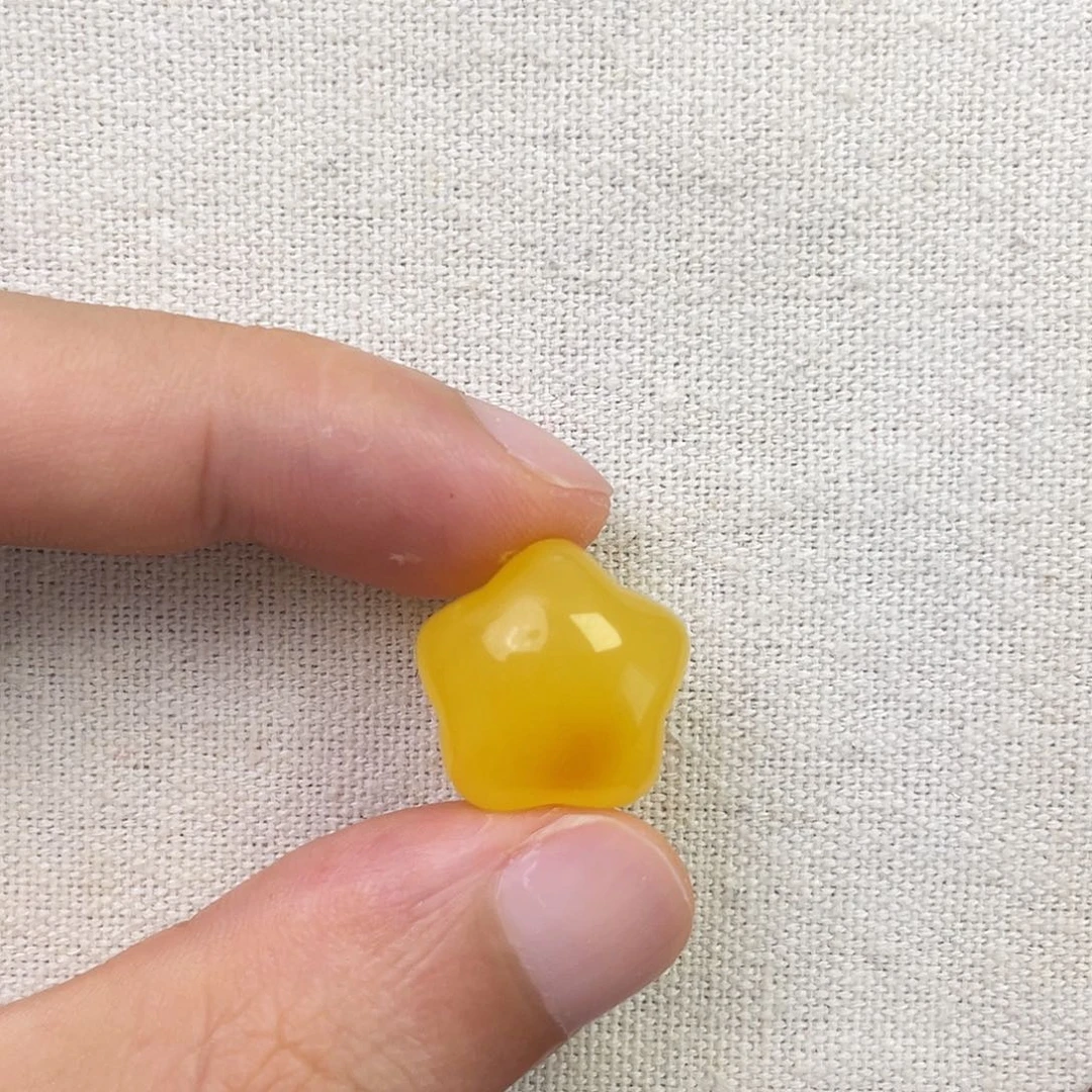 裸石琥珀未镶嵌星星