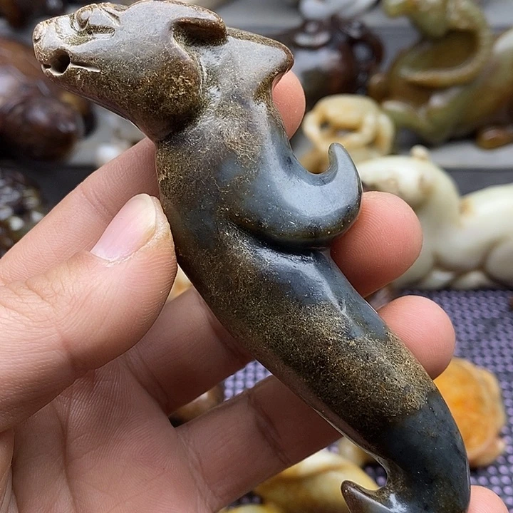 未镶嵌蛇纹石玉颈饰