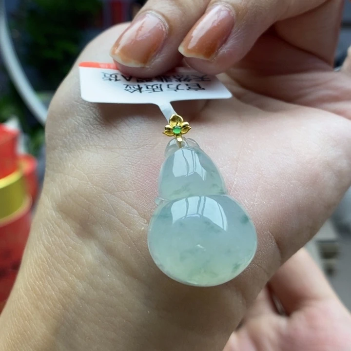 翡翠18K金镶嵌颈饰吊坠8