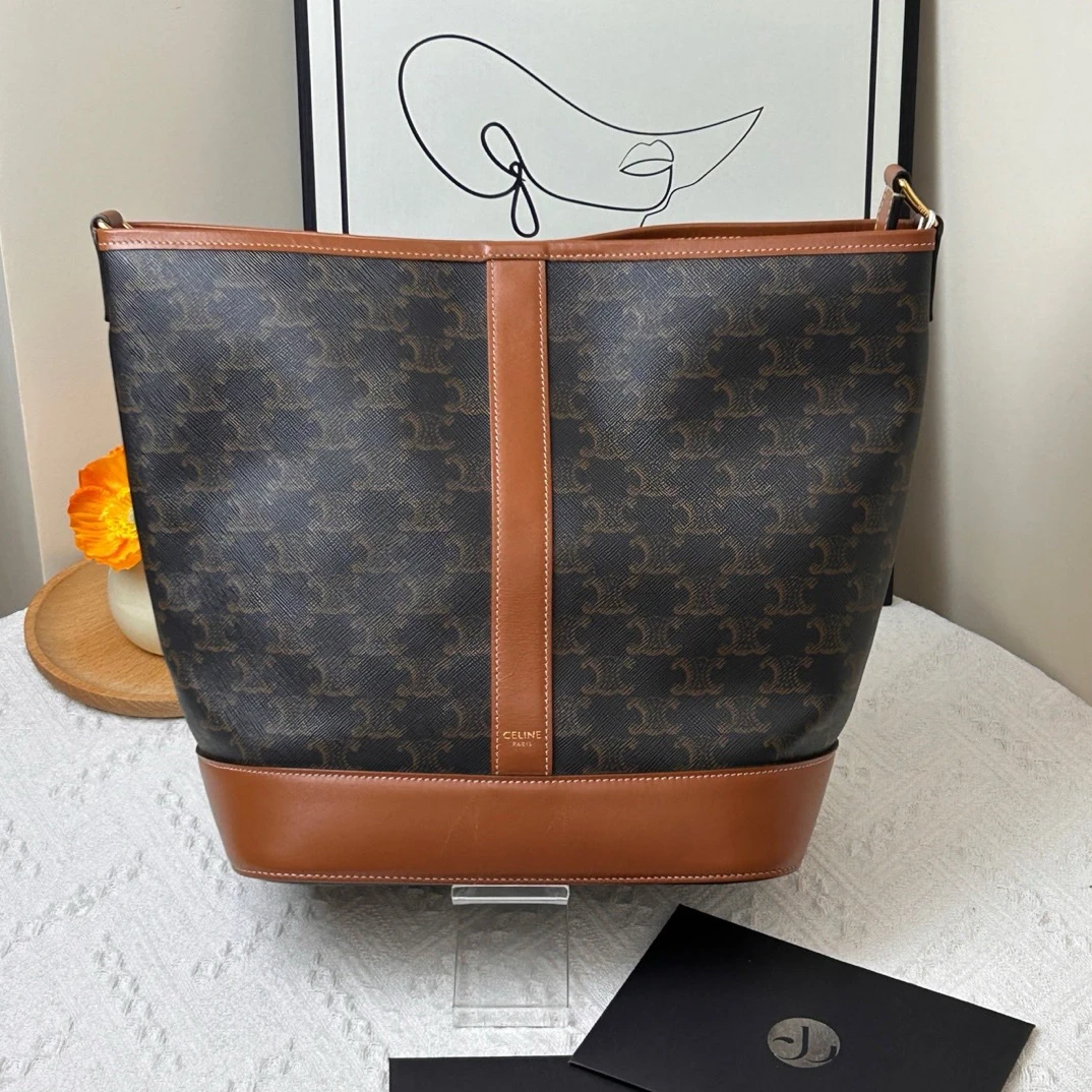 95新 Celine/思琳 斜挎包老花水桶 中号 22年/JW5311