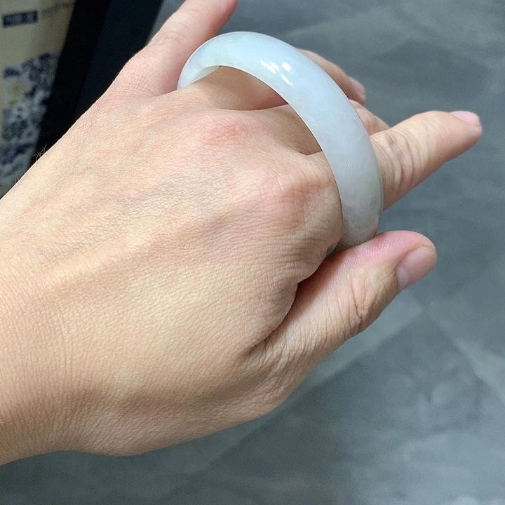 翡翠颈饰未镶嵌58.6圈