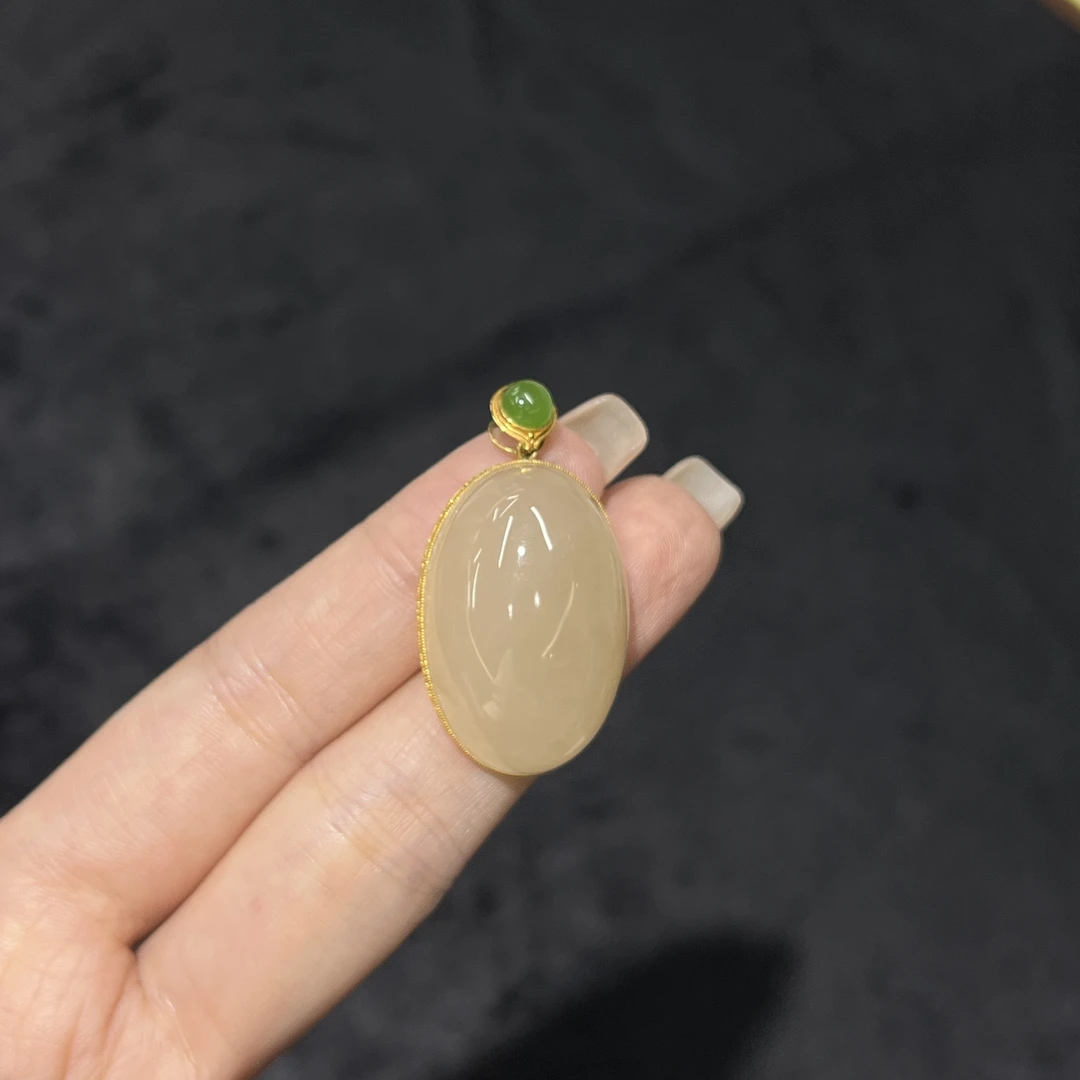 【睿泽鉴宝】18K和田玉藕粉蛋面吊坠 30*20*12 CB3655