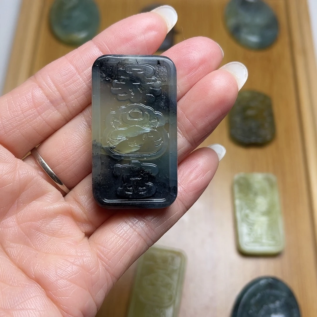 *****蛇纹石玉未镶嵌颈饰