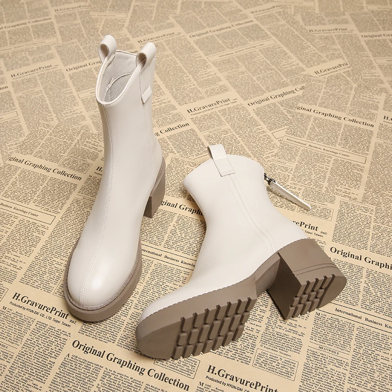 721-8学院风厚底靴子女2024流行时尚短靴秋冬新款爆款百搭马丁靴