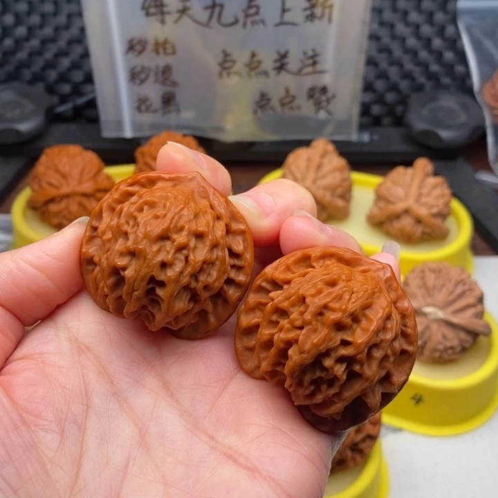 文玩核桃吊坠40盘山