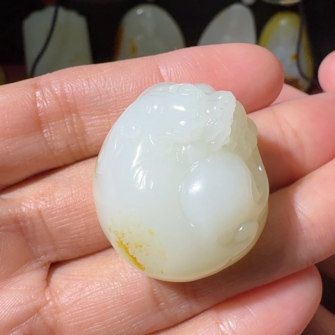 王***伟和田玉未镶嵌挂件