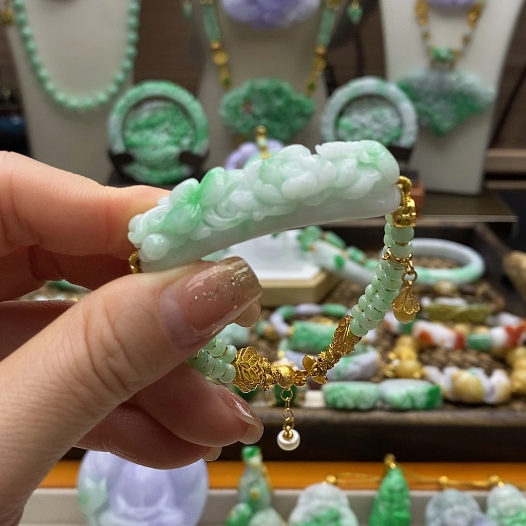 翡翠未镶嵌颈饰天然