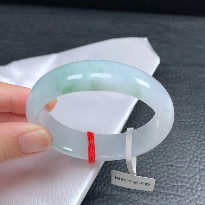 翡翠未镶嵌手镯（贵妃镯）