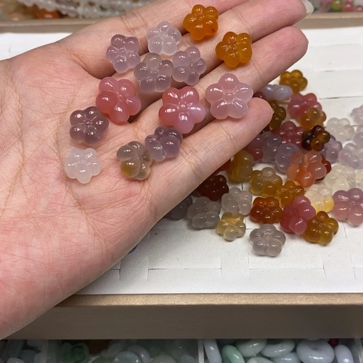 玛瑙/玉髓未镶嵌颈饰3个五瓣花