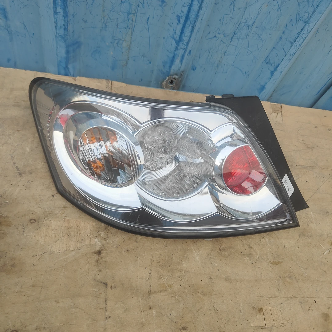 适用于丰田锐志左后尾灯刹车灯倒车灯防追尾灯