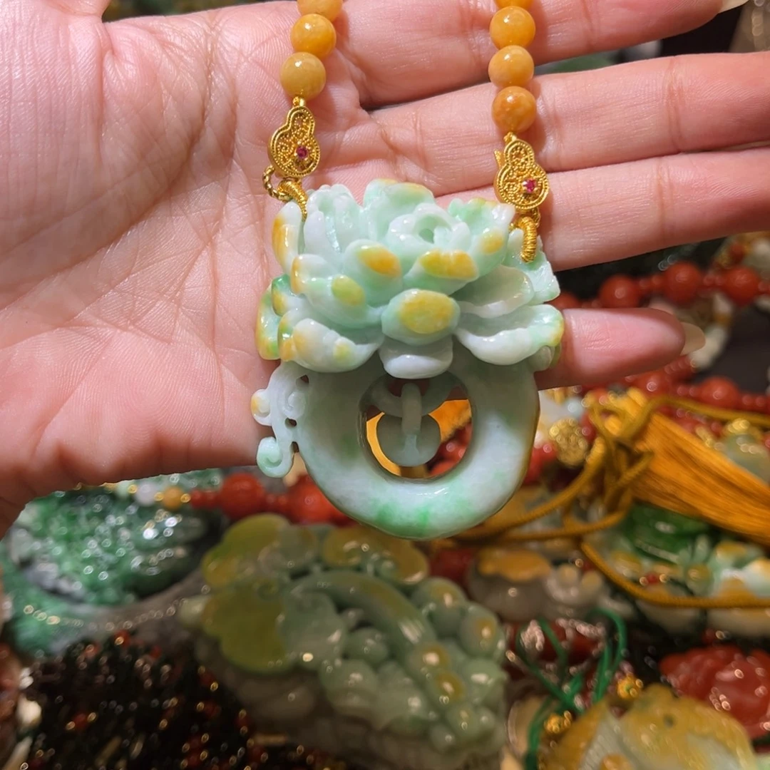 颈饰未镶嵌翡翠挂件