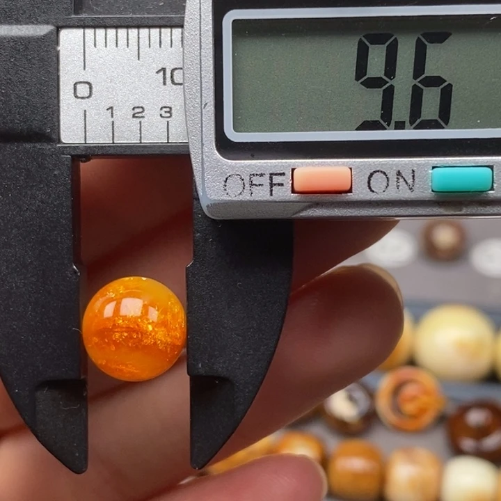 未镶嵌琥珀珠宝奇石