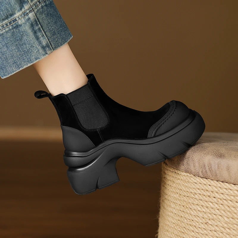 女款厚底高跟英伦风百搭短靴不累脚增高粗跟圆头切尔西靴秋冬新款