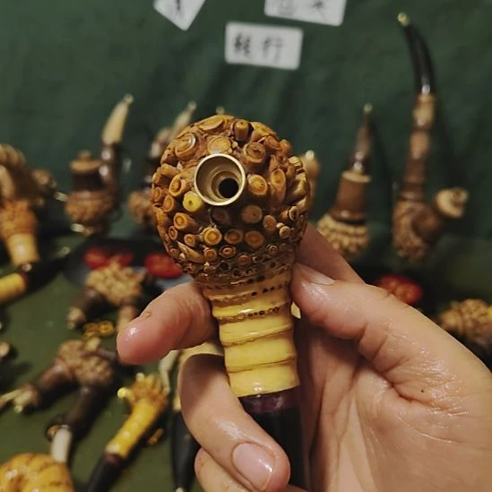 风***谈贵州特色竹根烟斗工艺品手把件
