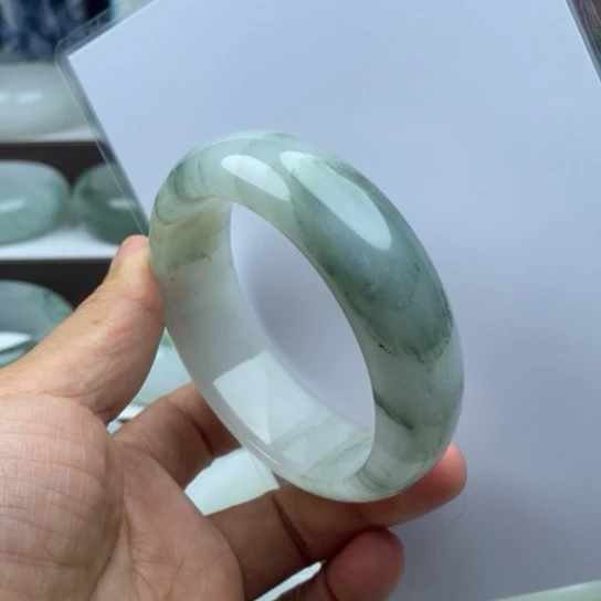 未镶嵌手镯石英质玉（金丝玉）