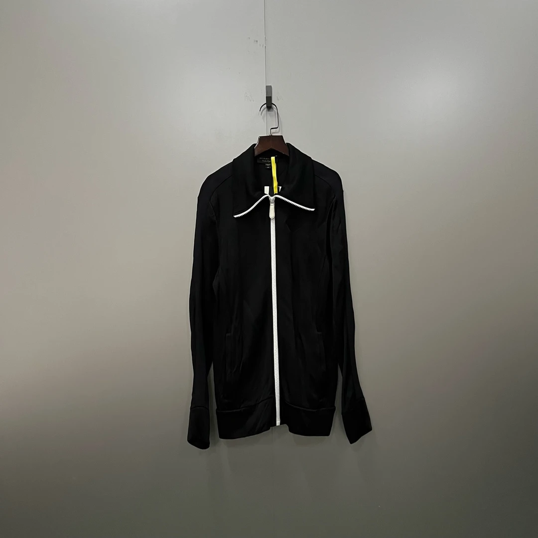 99新 BURBERRY/博柏利 h919  黑色拉链外套 M码 301921