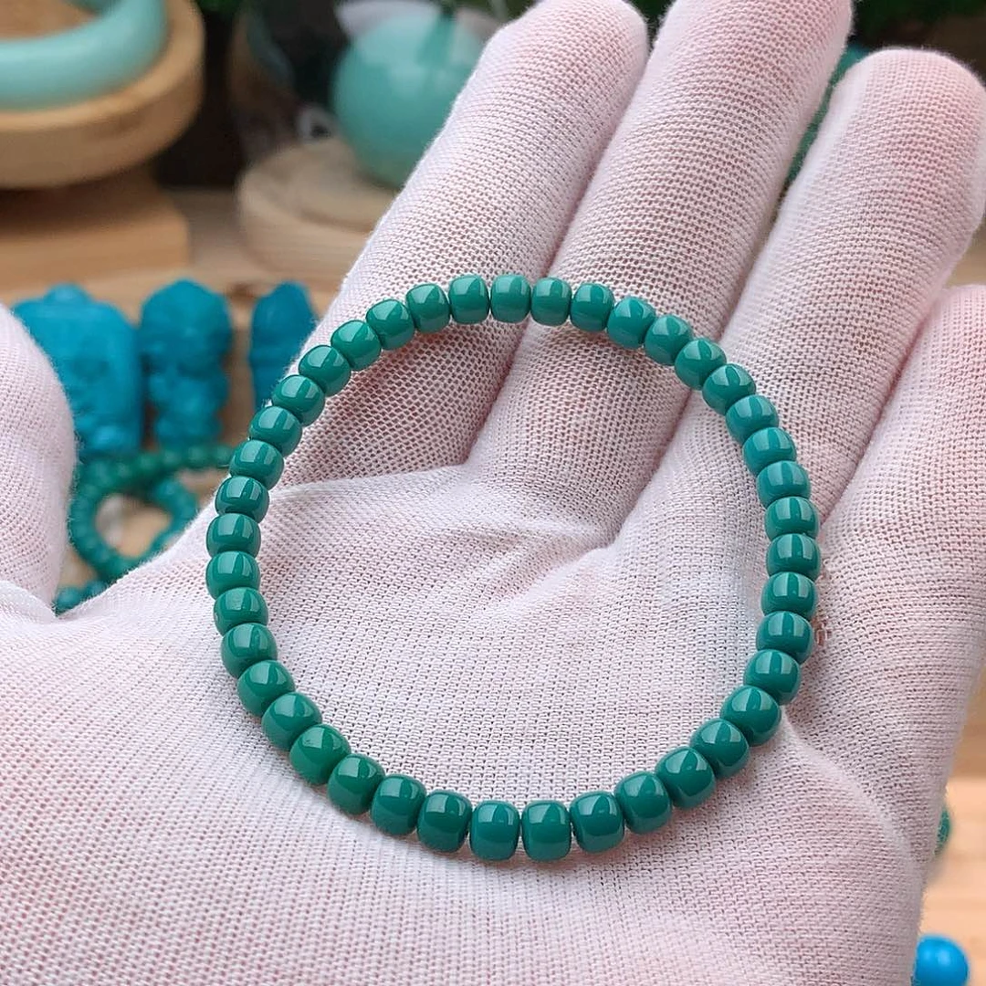 绿松石未镶嵌颈饰