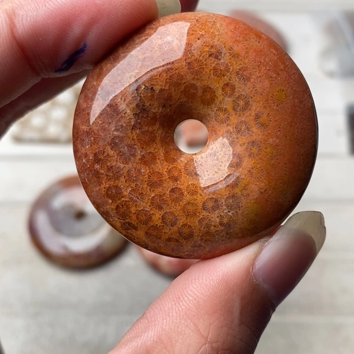 硅化玉颈饰未镶嵌