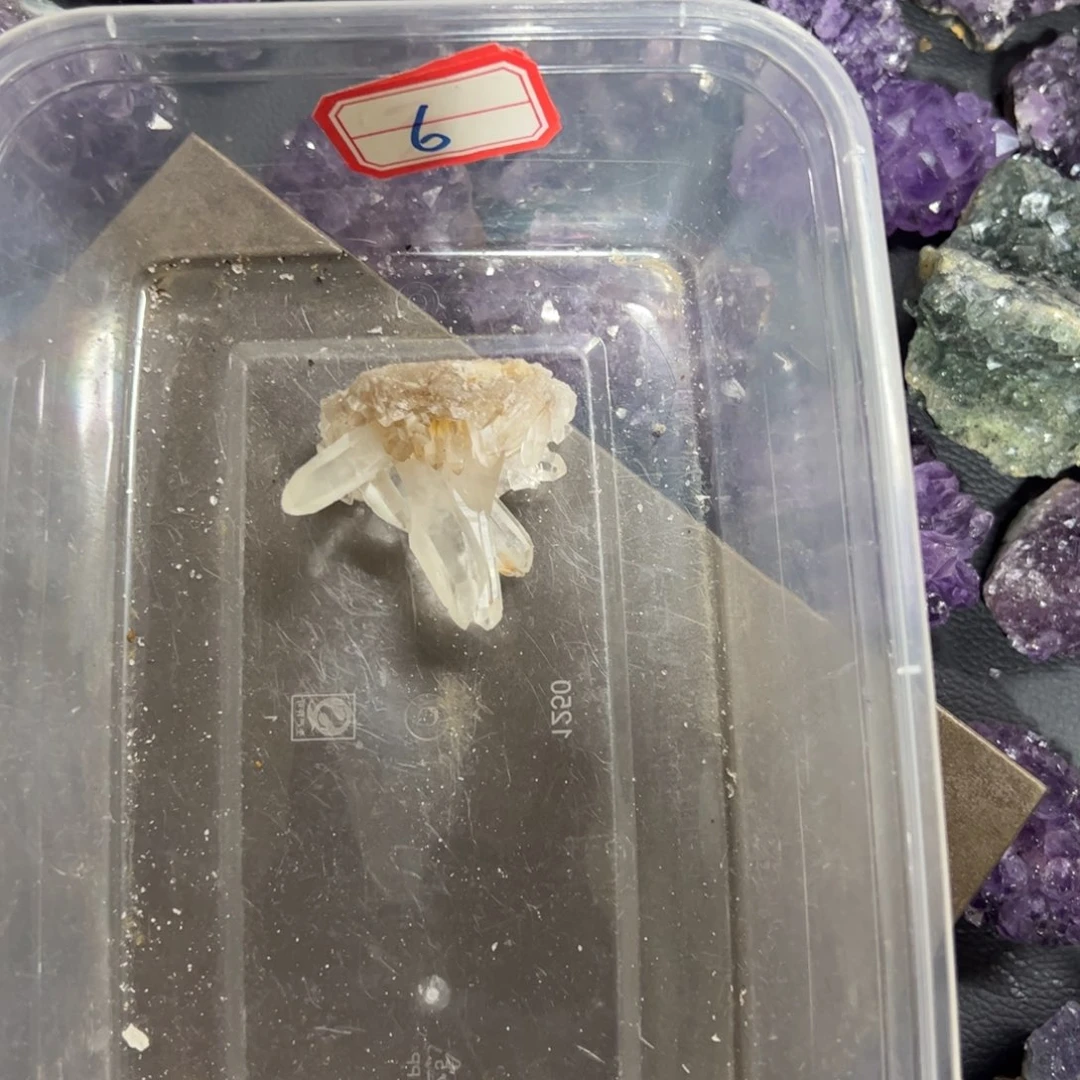 小***儿未镶嵌水晶珠宝半成品