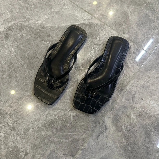平底牛皮压鳄鱼纹人字拖夏季新款沙滩凉拖鞋真皮夹脚拖
