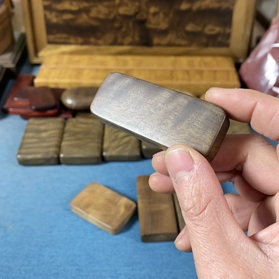 【闪购商品】宝*金丝楠阴沉木手把件