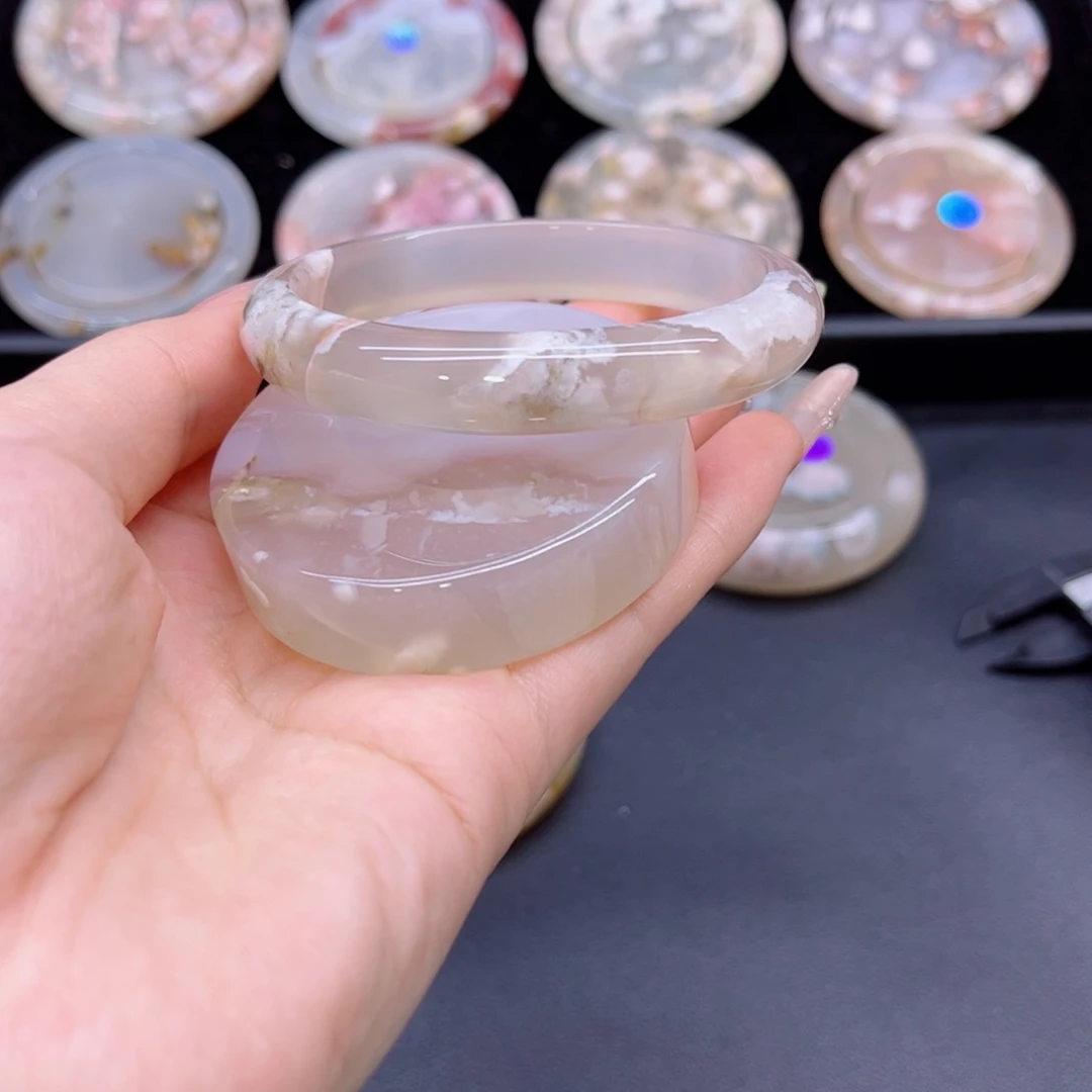 玛瑙/玉髓手镯未镶嵌58