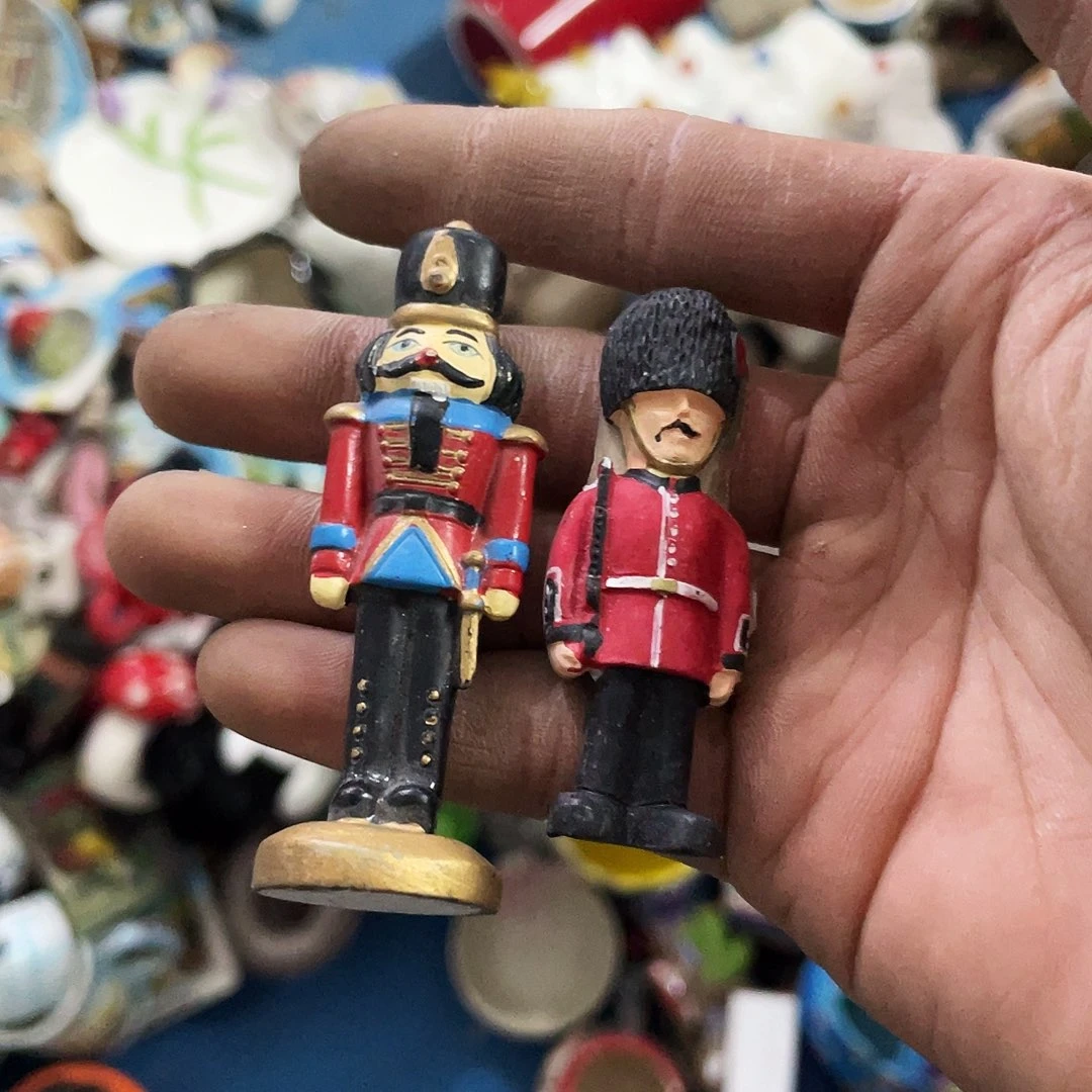 摆件     微瑕。