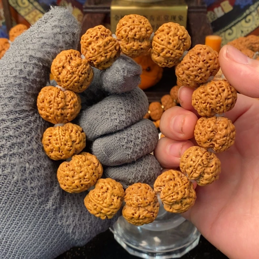 金刚菩提吊坠愿****?肌肉梅花