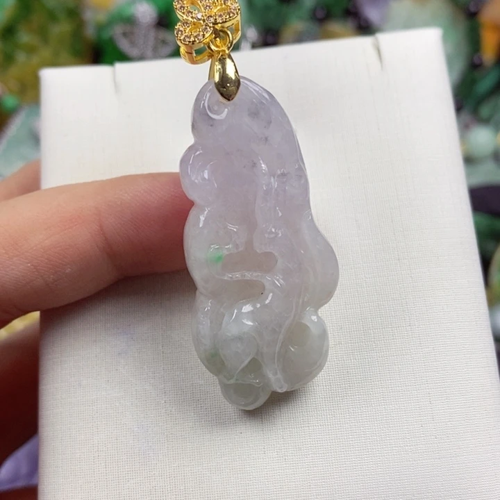 翡翠未镶嵌吊坠(赠链)