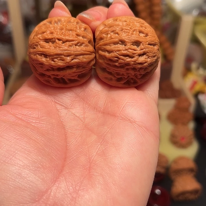 桃核把件金*?精品核桃