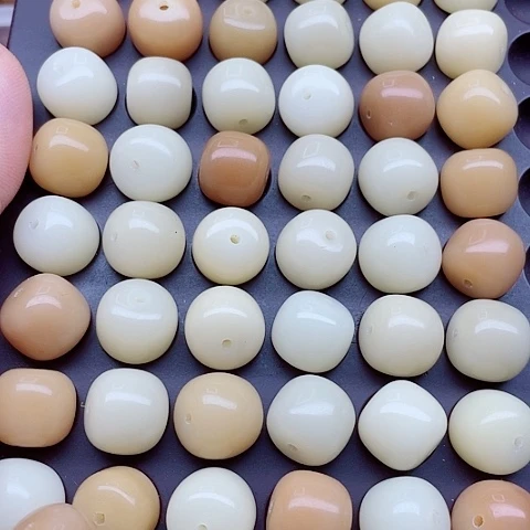 吊坠白玉菩提14双色桶60颗