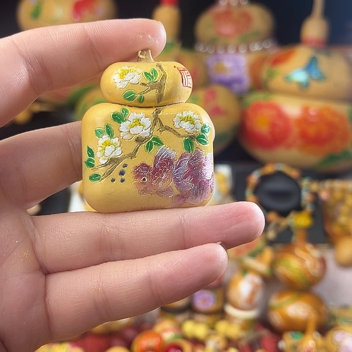 琉***璃咯摸摸摸摸摸摸摸摸哦
