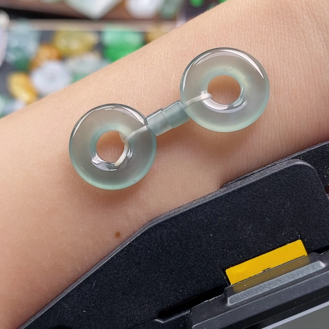 翡翠未镶嵌颈饰甜甜圈