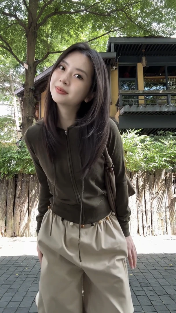 韩系气质短款拉链外套女2025新款秋季百搭显瘦阔腿裤两件套装
