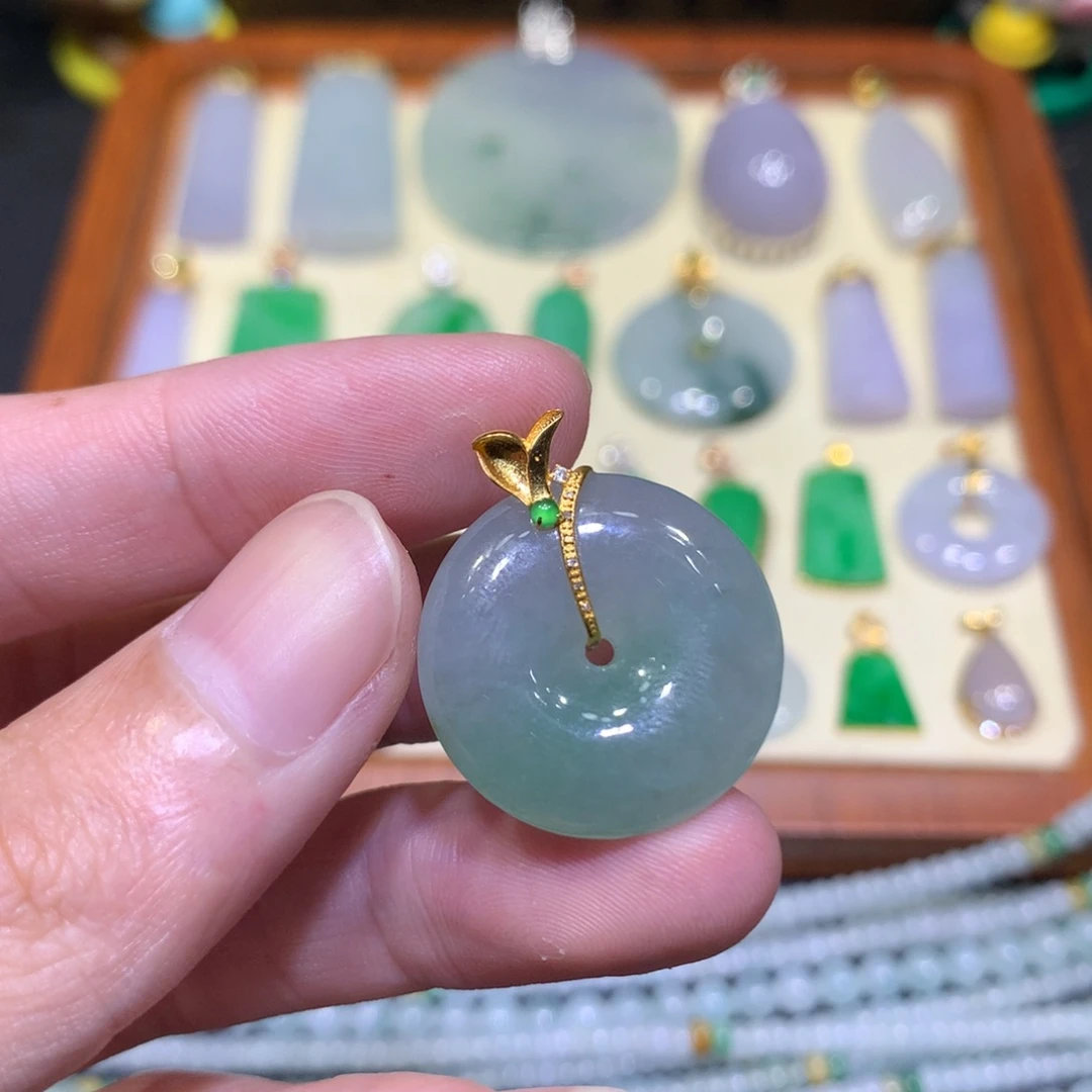 吊坠(不含链)18K金镶嵌翡翠