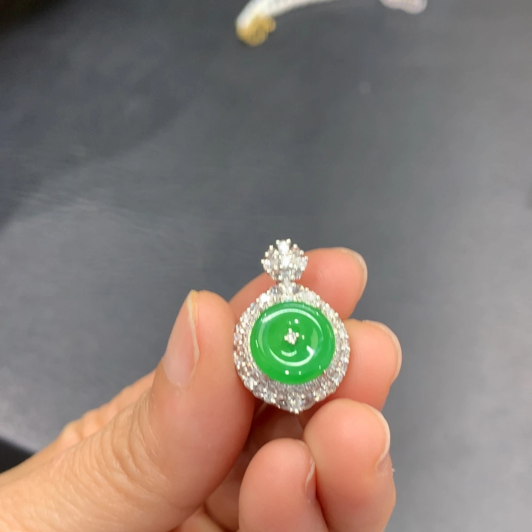 翡翠18K金镶嵌吊坠(不含链)