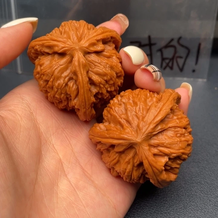若***寒文玩核桃吊坠白狮子