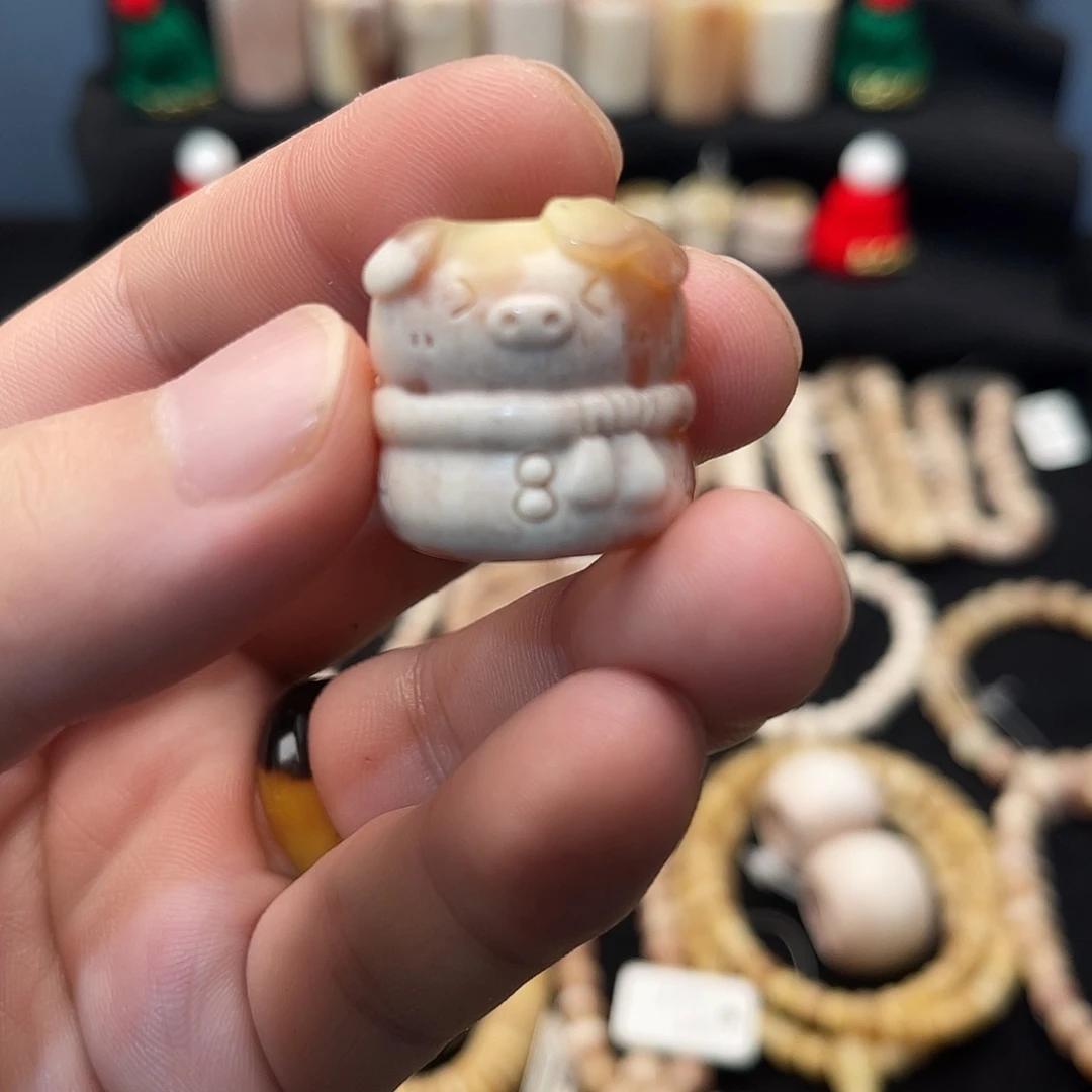 白玉菩提吊坠精品马骨雕刻小猪