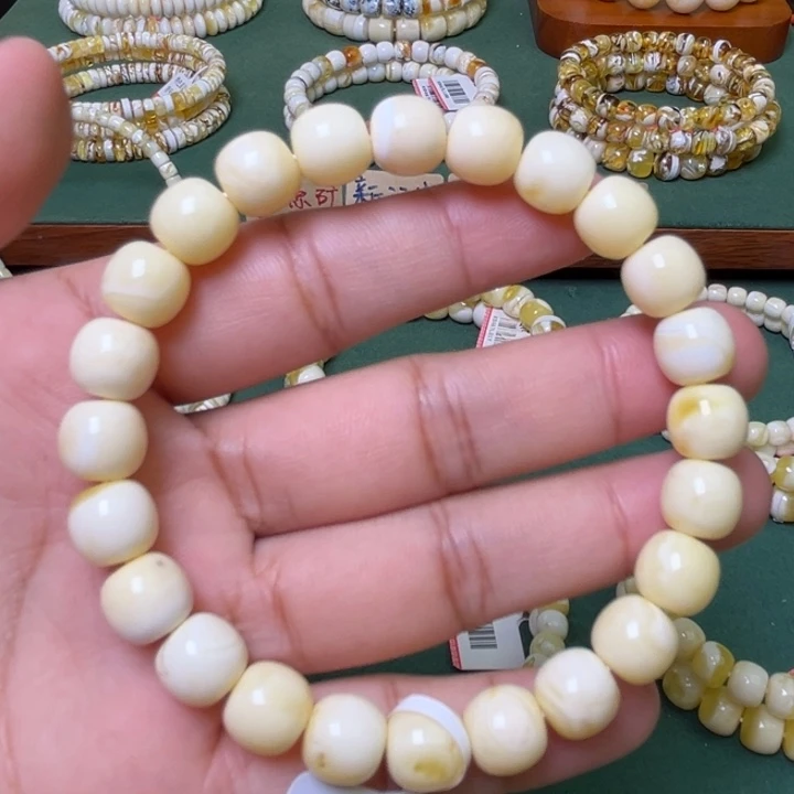 蜜蜡未镶嵌珠宝奇石