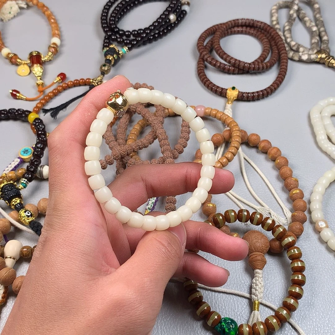 白玉菩提吊坠。。。。。。。。。