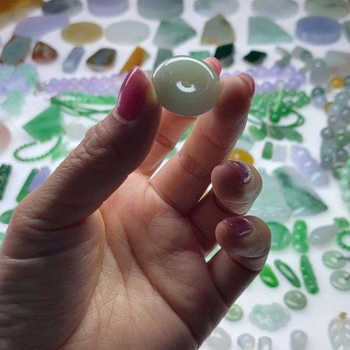 翡翠未镶嵌挂件天然翡翠