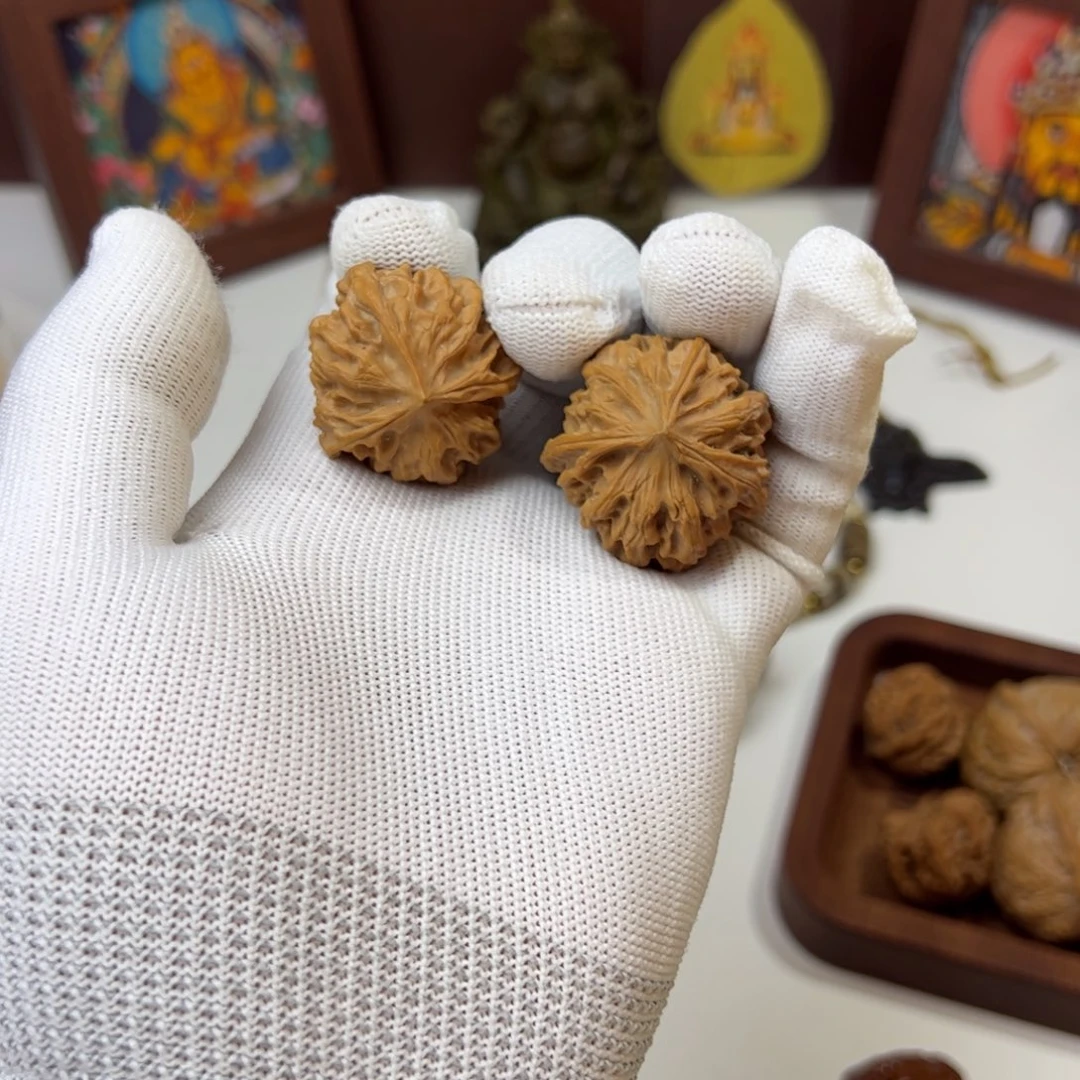 把件文玩核桃文山三棱
