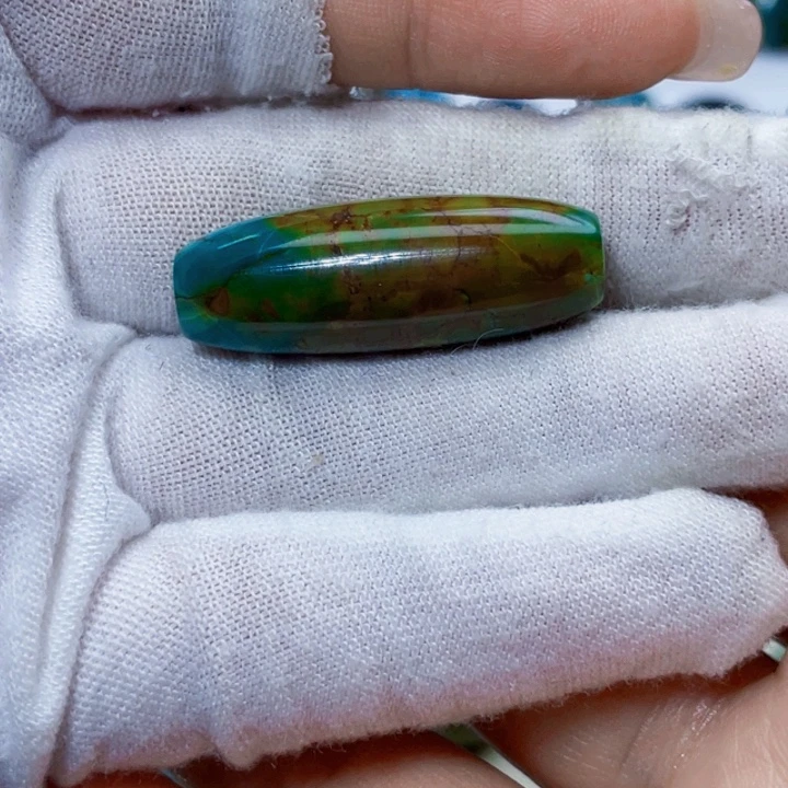 绿松石未镶嵌饰品