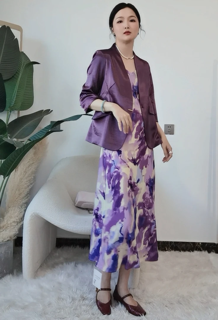 四色 气质收腰 缎面质感 金属卡扣 短款小西服