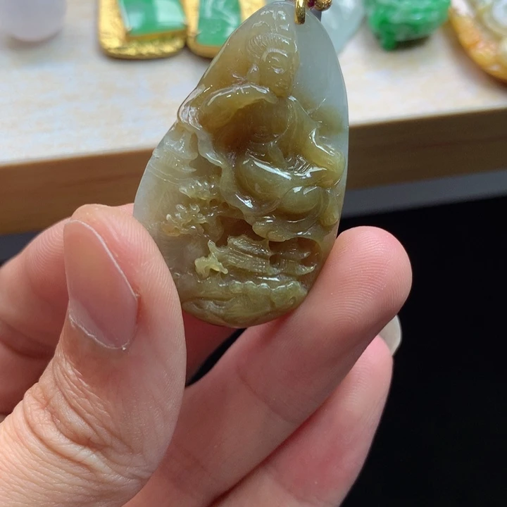 翡翠18K金镶嵌颈饰吊坠