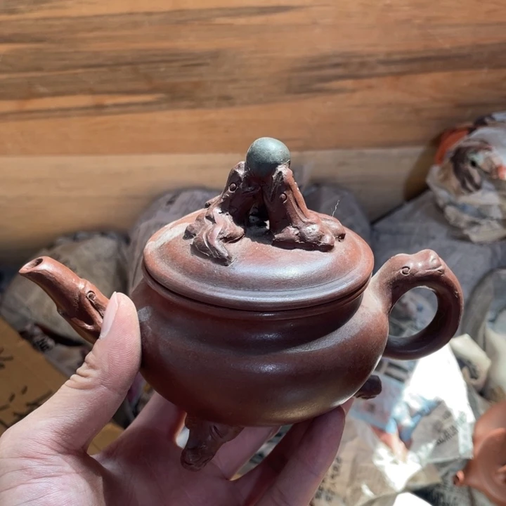 茶壶紫砂老厂紫砂壶一件。