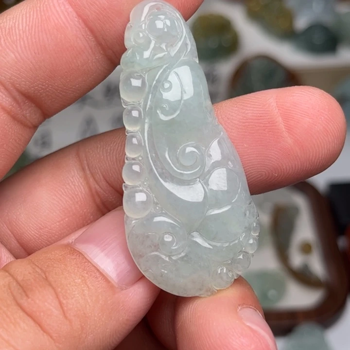 颈饰未镶嵌翡翠如意